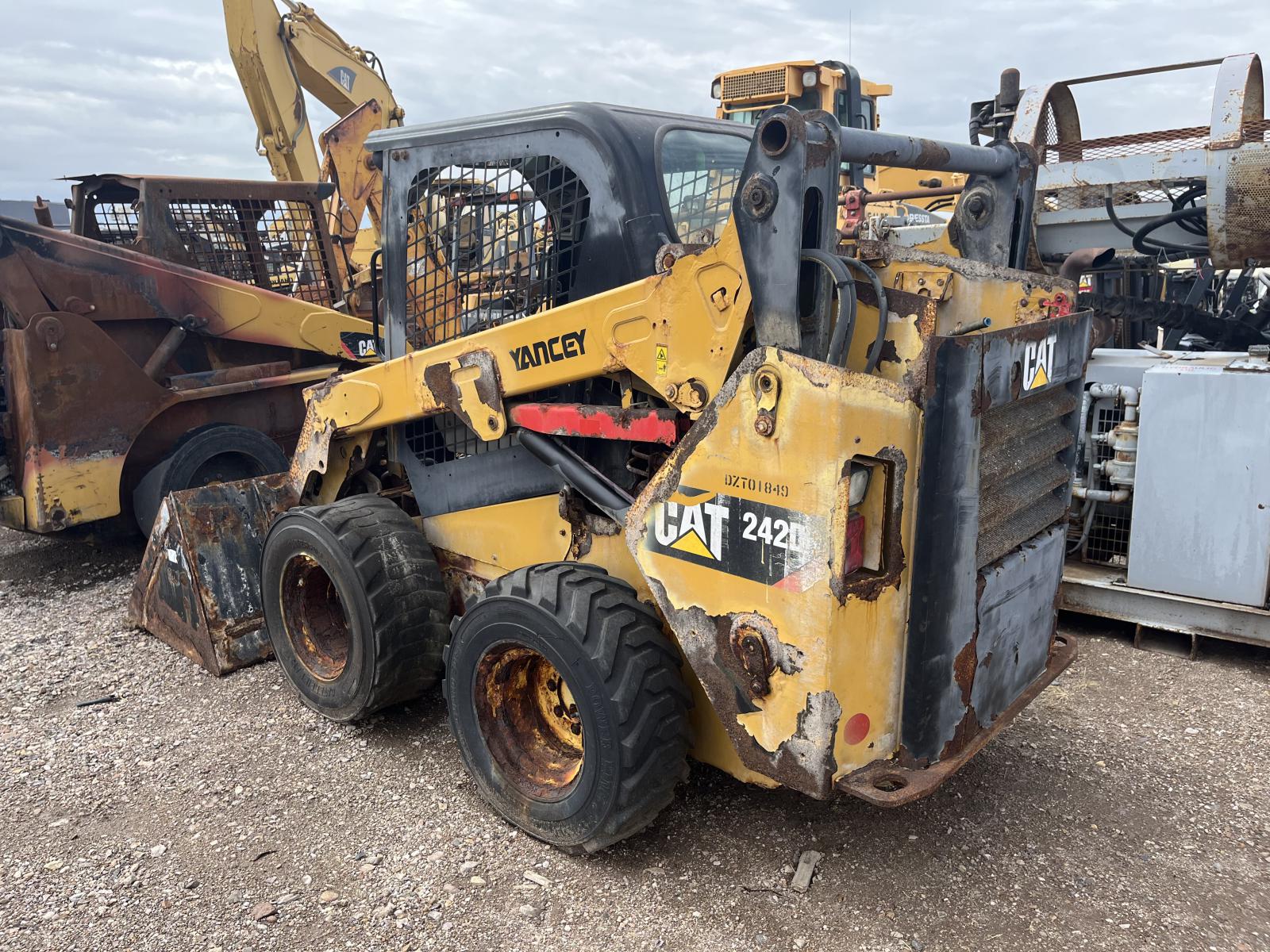 ./imagenes/INVOICE/2019/18177/CATERPILLAR 242D (13).JPG